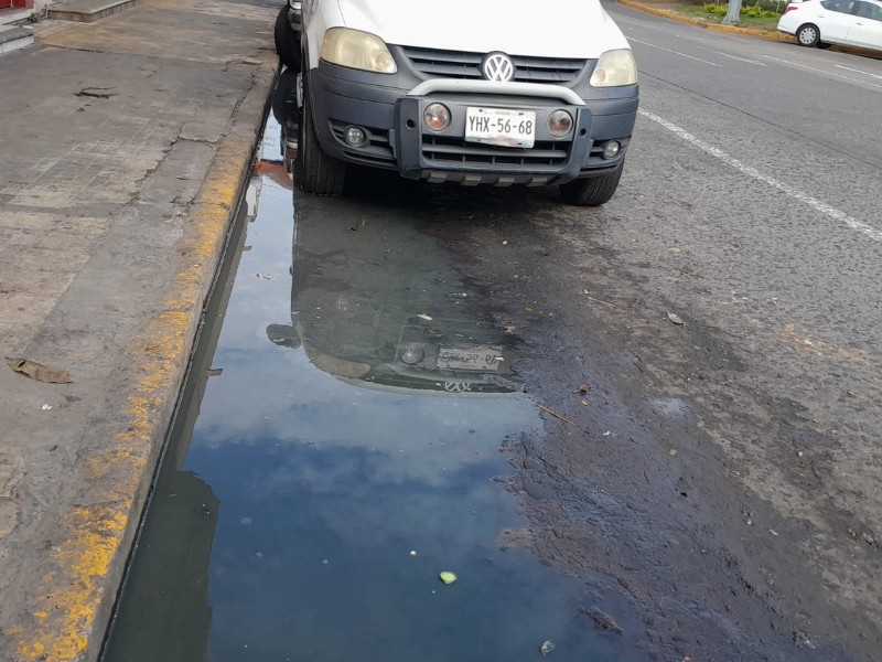 Denuncian Fuga De Aguas Negras En Pleno Centro Hist Rico