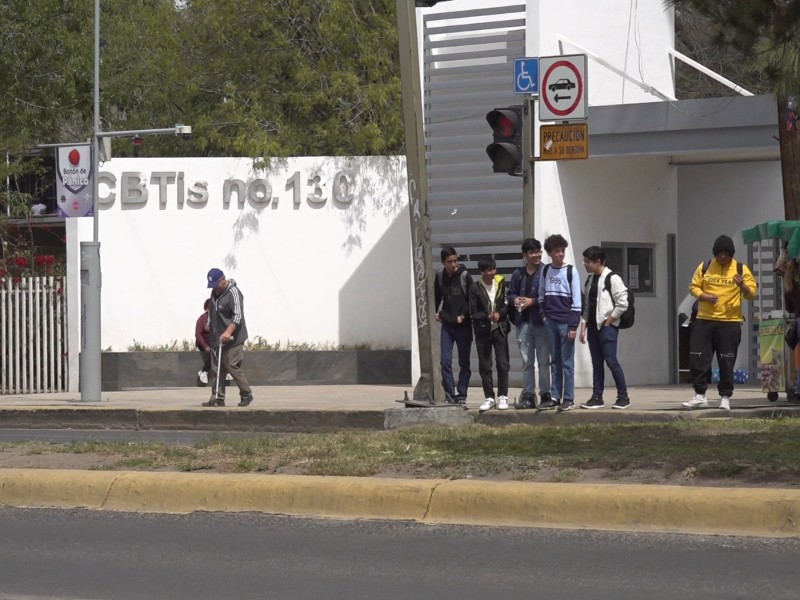 4 alumnos del 130 intoxicados por consumir bebida con cannabis