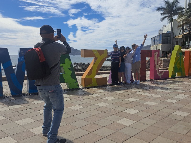 50 atenciones diversas al turista por semana atiene Capta Mazatlán