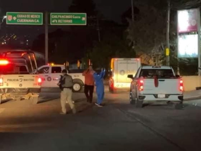 Abandonan camioneta con restos humanos en Chilpancingo