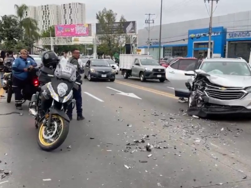 Accidente vial deja 11 personas lesionadas