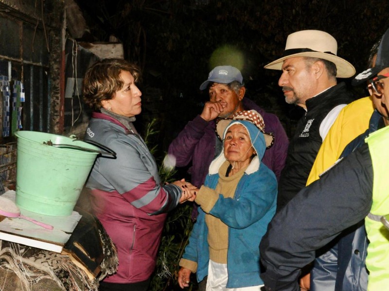 Acude Delfina Gómez a Chalco; atendió colonias inundadas