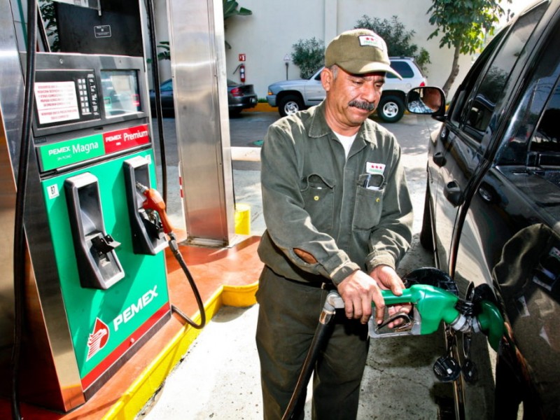 Ajuste al IEPS de gasolinas no aumentará precios:Hacienda