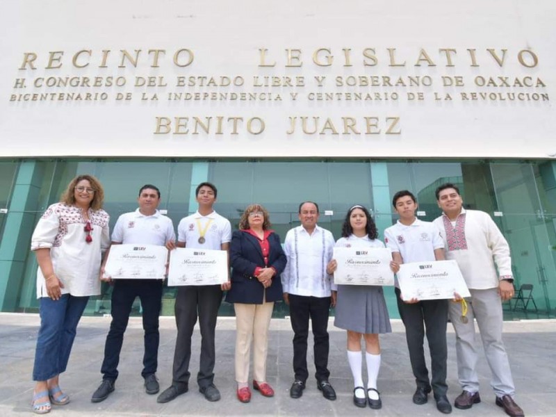 Alumnos del CBTIS 26 ganan primer lugar en “Robomatrix” Ecuador