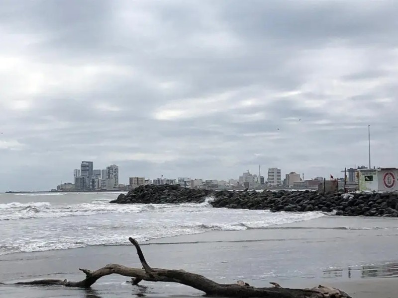 Amanece nublado en Veracruz, se espera otro evento de norte