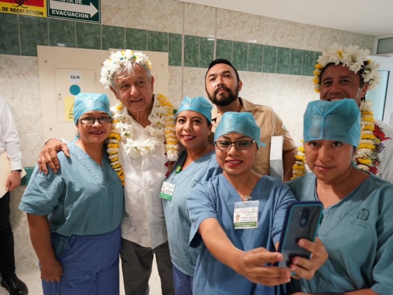 AMLO visita hospital de Zongolica, Veracruz