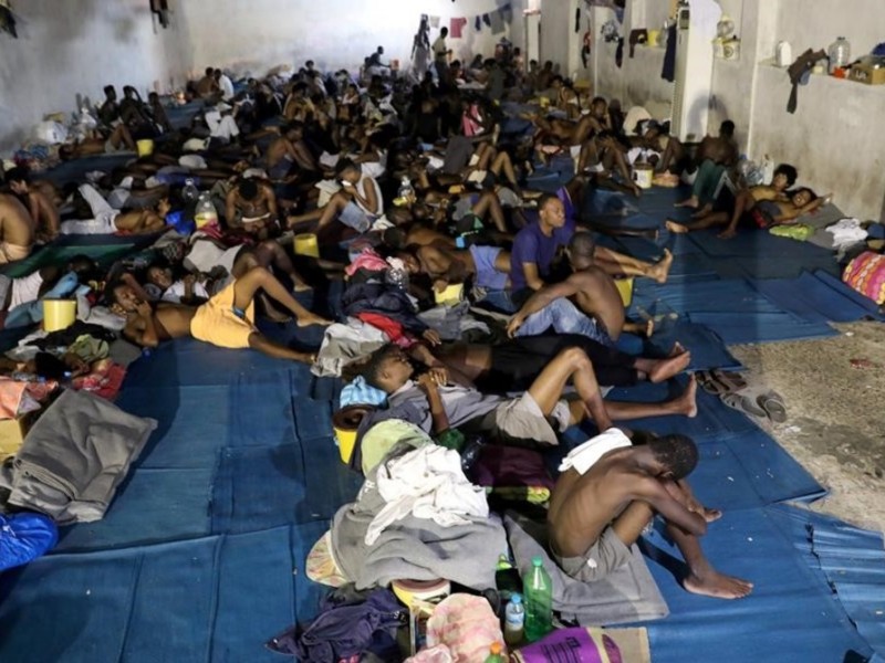 Anuncia Italia centros de reclusión para inmigrantes indocumentados