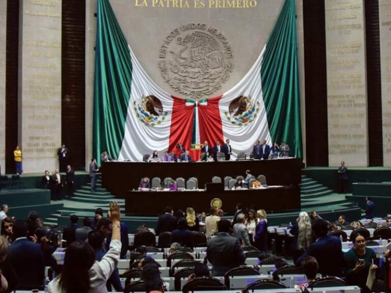 Aprueban en comisiones reforma al poder judicial