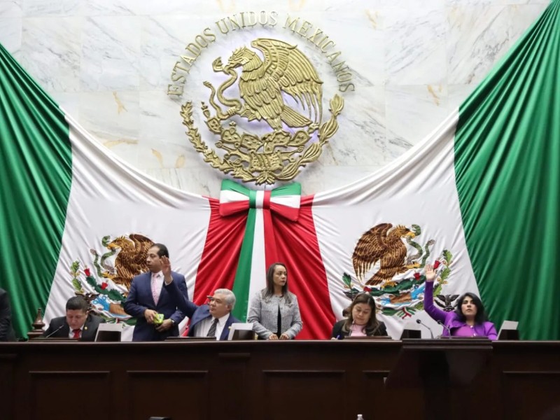 Aprueban iniciativa contra el nepotismo y para la no reelección