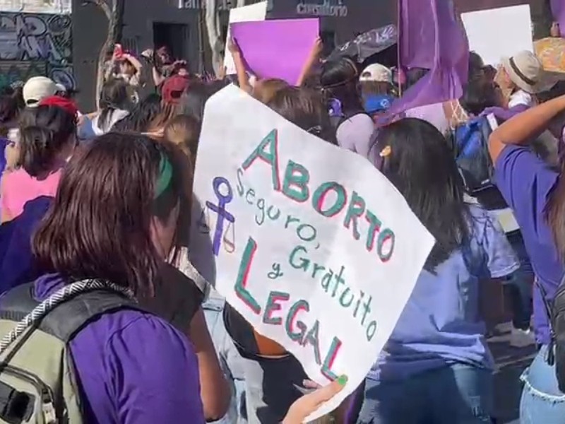 Arrancan marchas feministas en el Centro Histórico de Querétaro