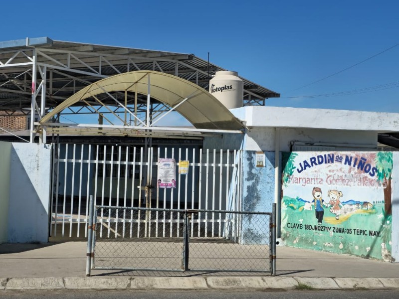 Atienden denuncia de alumbrado publico en la colonia Camino Real