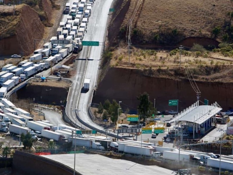 Aumenta cruce de vehículos comerciales en frontera