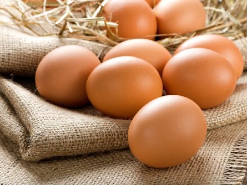 Baja el precio del huevo