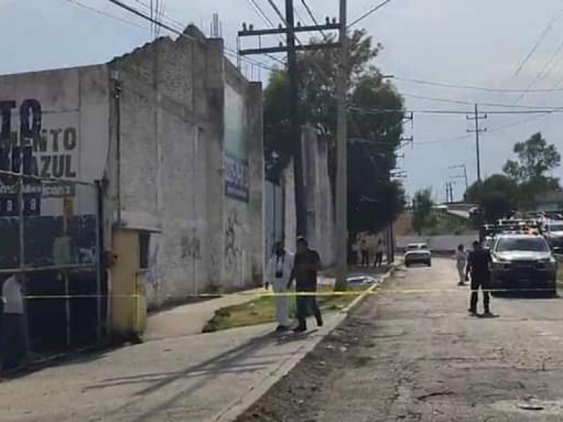 Balacera en la recta Cholula deja un muerto y herido