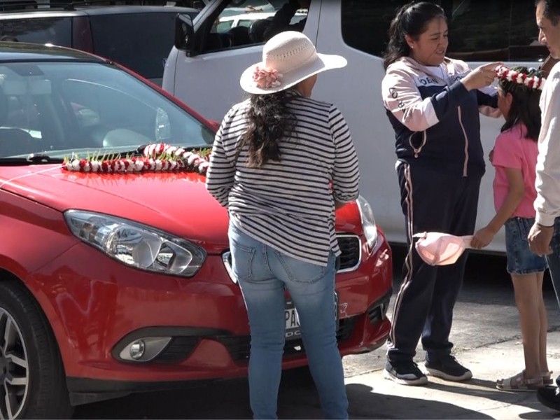 Bendición de autos en Chalma, tradición mexiquense para iniciar año