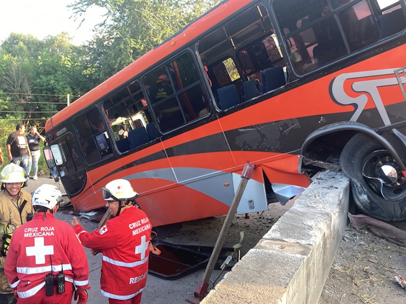 Camionazo dejó 20 heridos en 8 de Julio y Periférico