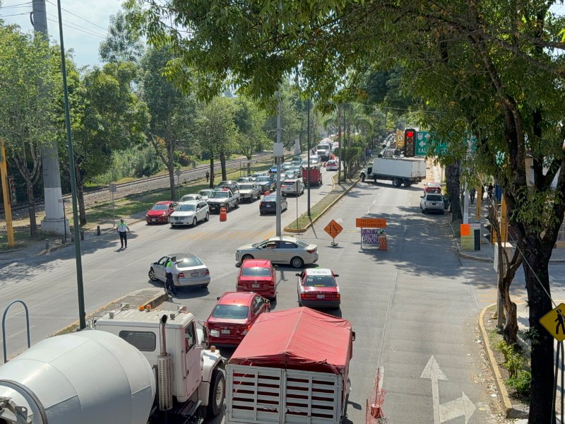 Caos vial por arranque de obras en Xalapa