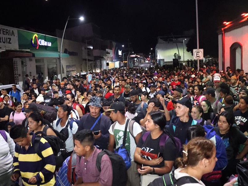 Caravana de migrantes arranca pese a advertencias de Trump