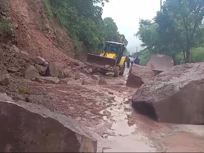 Carreteras michoacanas afectadas por John