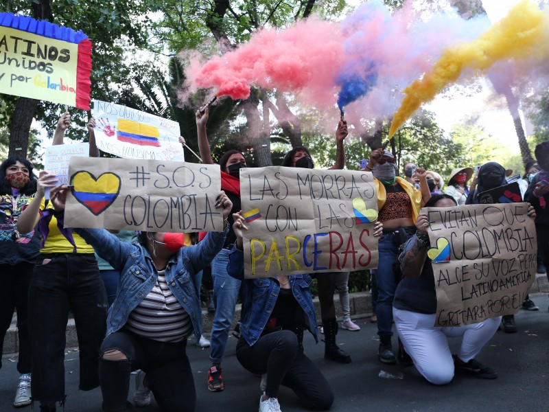 Colombianos protestan en CDMX contra la 