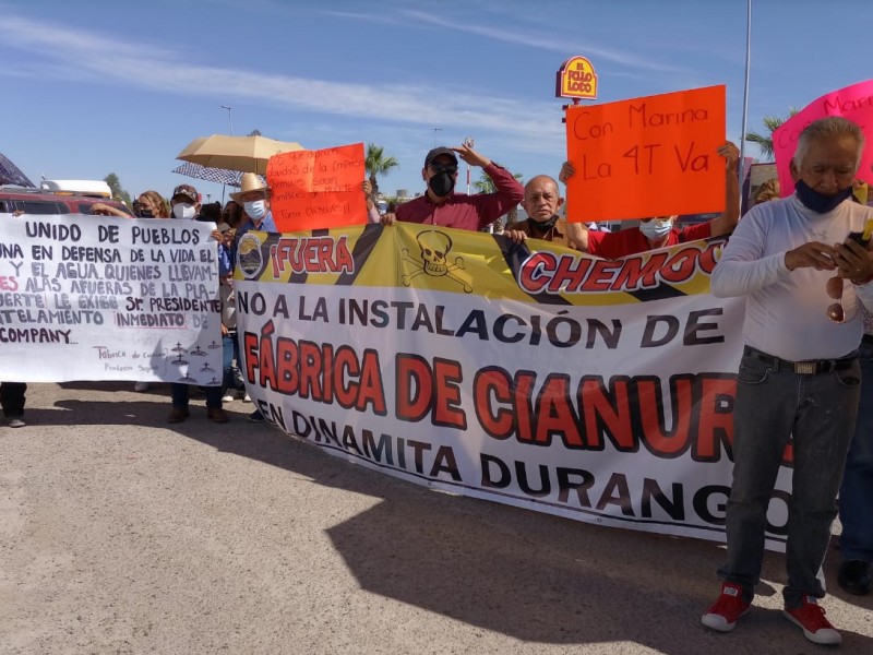 Con manifestaciones reciben a AMLO en La Laguna