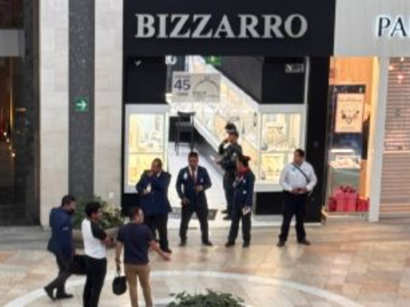 Con Mazos, intentan asaltar Joyería en Portal San Ángel, CDMX