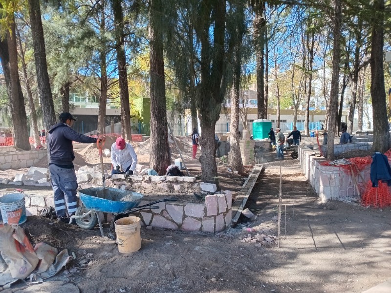 Construcción de plaza universitaria va lenta: FEUD