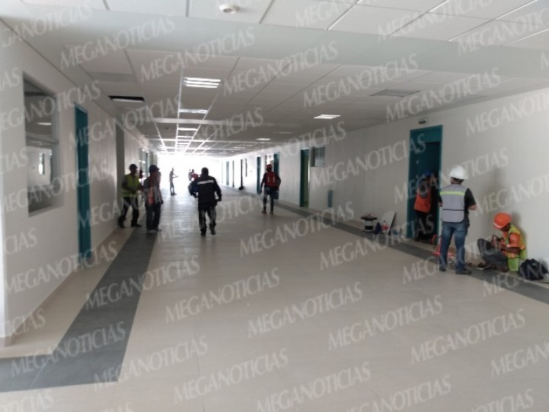 Continúan los trabajos en la obra del Hospital de Juchitán