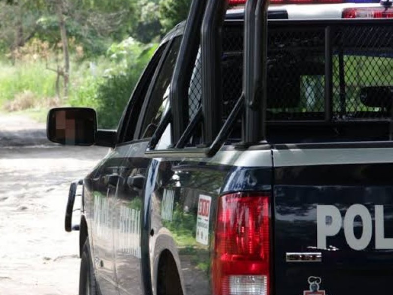 Dejan cartulina con mensaje amenazante en jardín de La Oriental