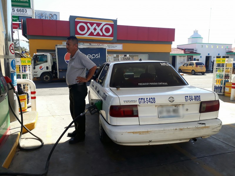 Descartan gasolineros desabasto en servicio de Tepic