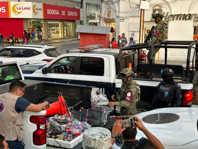 Despliegan operativo contra venta indebida de pirotecnia en Tuxpan