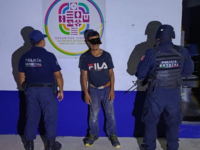 Detienen persona con armas de fuego y drogas en Oaxaca