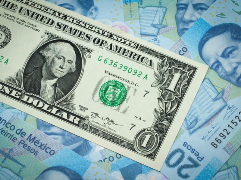 Dólar cae y el peso mexicano se fortalece