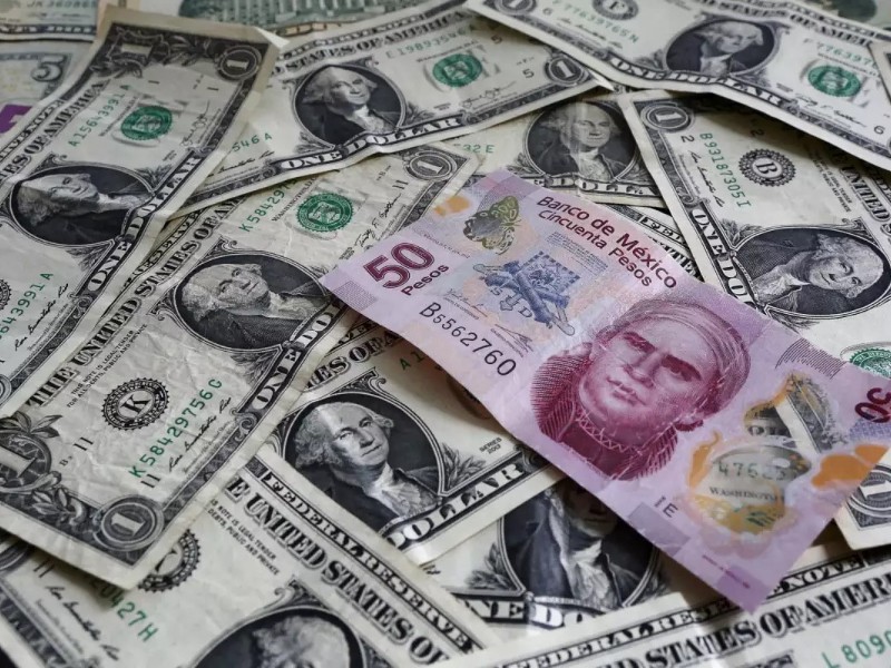 El peso mexicano avanza frente al dólar este viernes