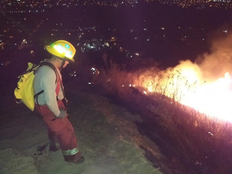 Emiten recomendaciones tras incendio en Jicalán Uruapan