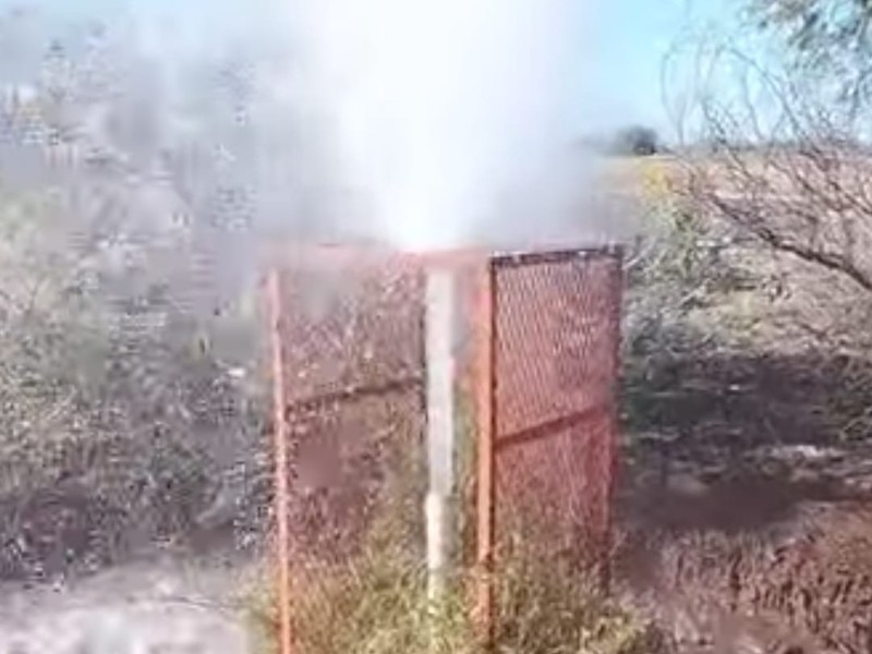 ¡En plena sequía! Derrochan agua potable en El Jitzámuri