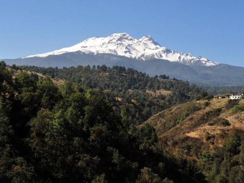 Encuentran alpinista que cayó de una barranca en el Iztaccíhuatl