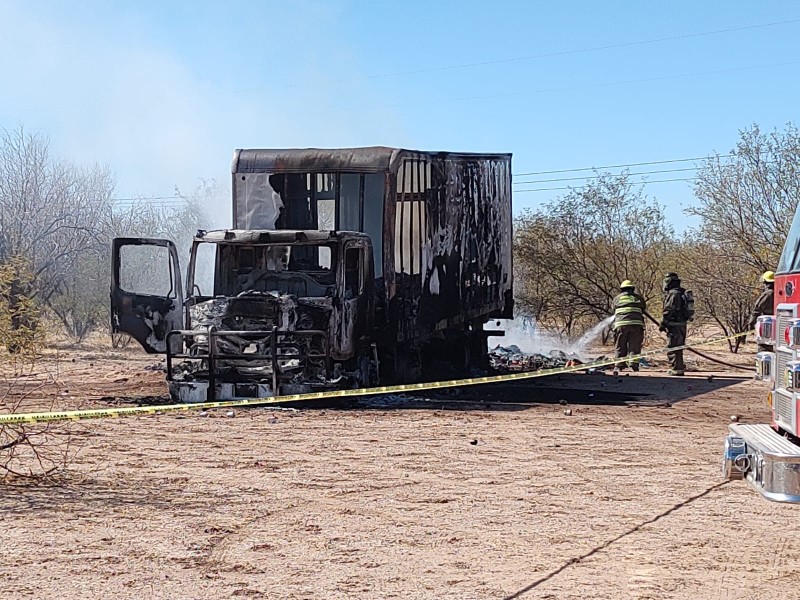 Encuentran incendiado vehículo reportado como robado