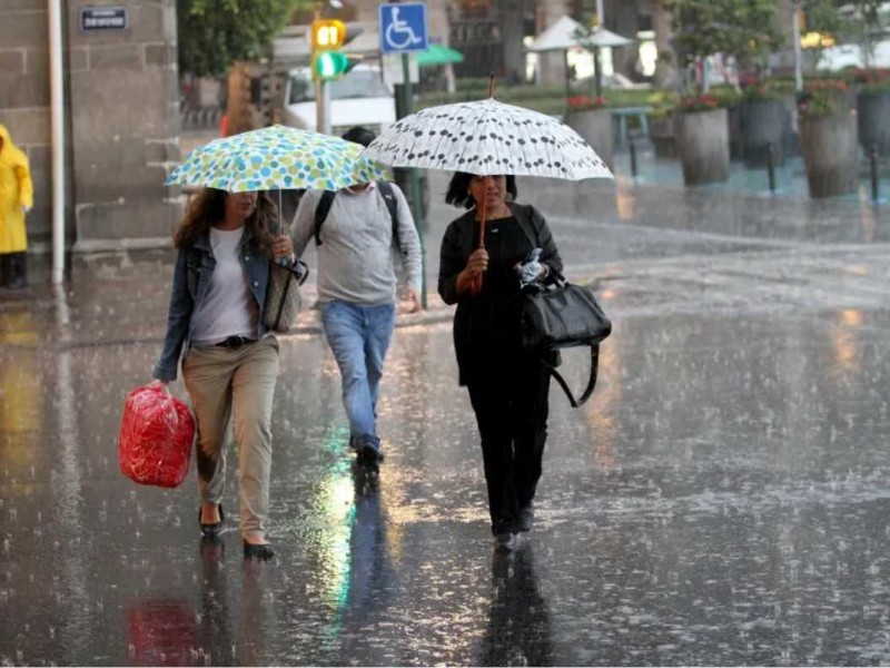 Frente frío No. 10 azota México con lluvias y heladas