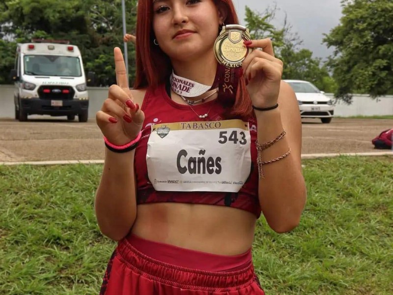 Gana alumna de Cobach Sonora medalla de oro en atletismo