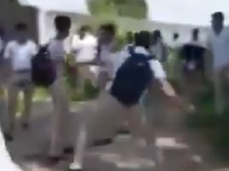 Pelea entre estudiantes en Tabasco