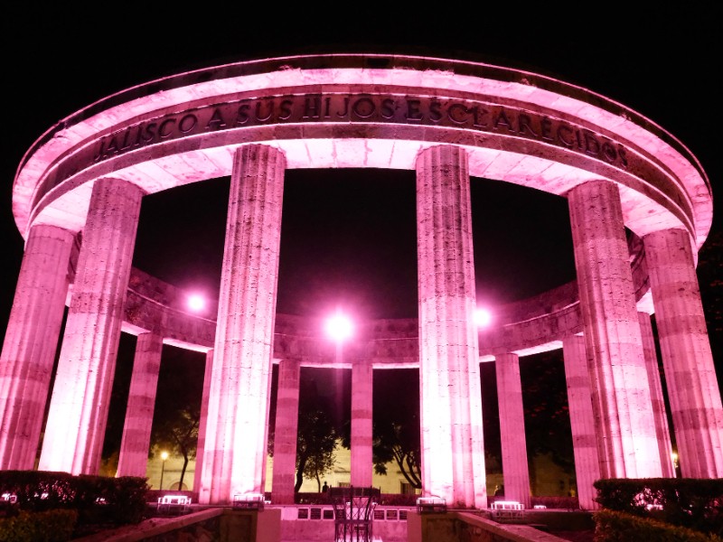 Guadalajara conmemora la lucha contra el cáncer de mama