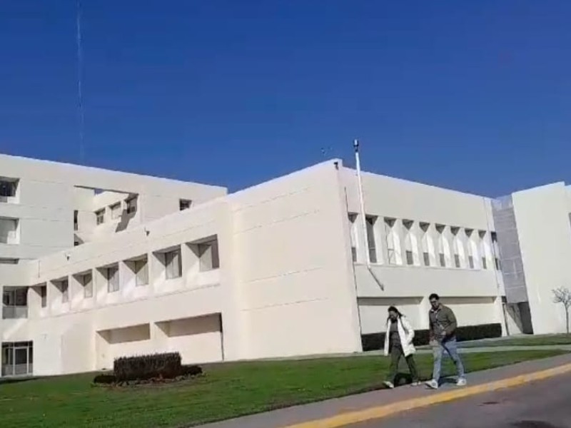 Guarda silencio Hospital Regional de Alta Especialidad ante manifestación