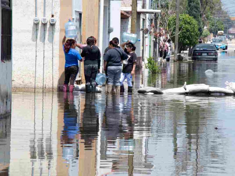 Habitantes de Chalco, Edomex llevan 19 días bajo aguas negras