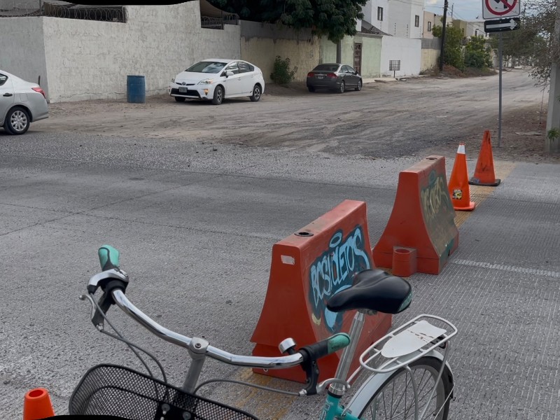 Habitantes de El Manglito bloquean calles contra muelle “La Posada”