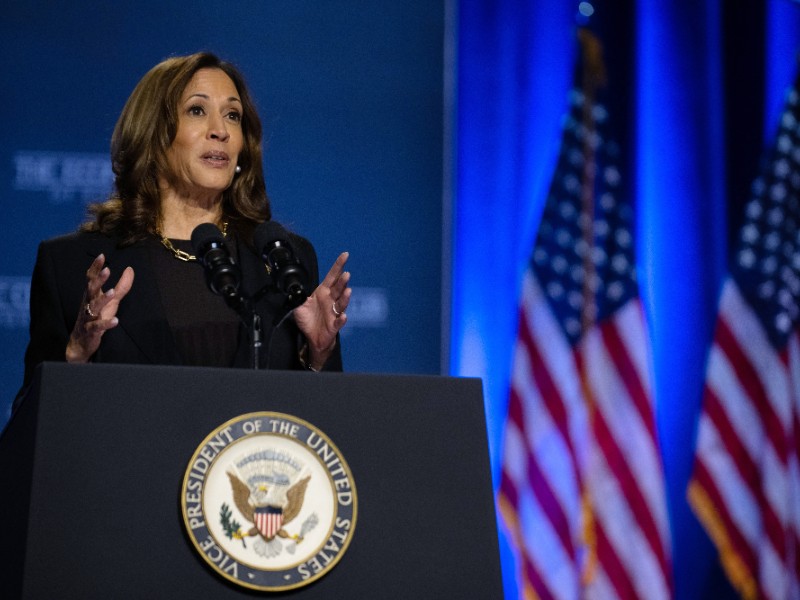 Harris supera a Trump en intención de voto latino