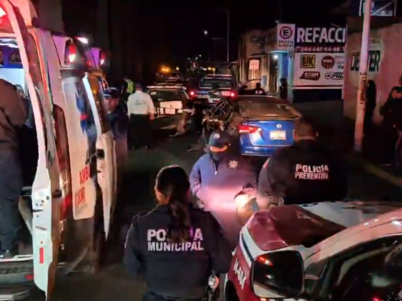 Hombre ebrio atropella a 4 policías en Atlixco