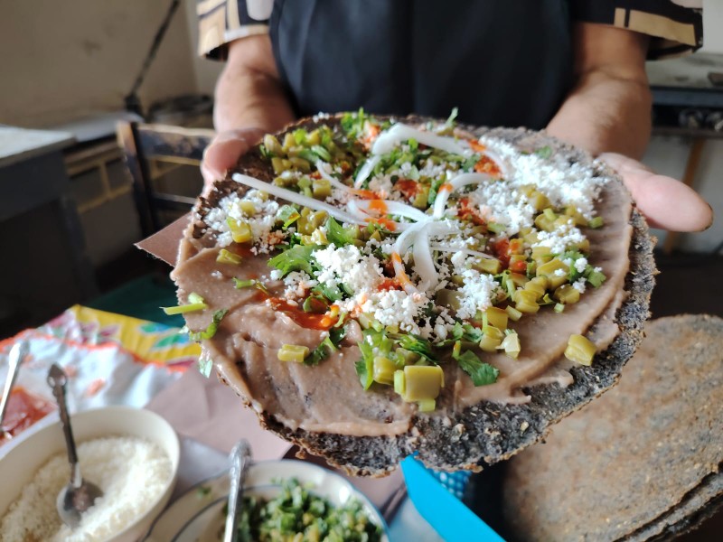 Huaraches de Toluca:  tradición, sabor y antojo irresistible