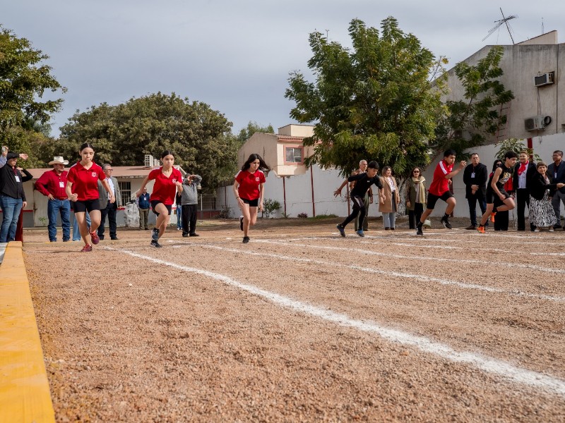 Inauguran pista de atletismo en la ETI 28 de Guasave