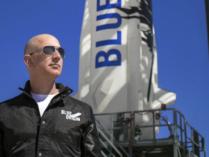 Jeff Bezos, dueño de Amazon, viaja al espacio